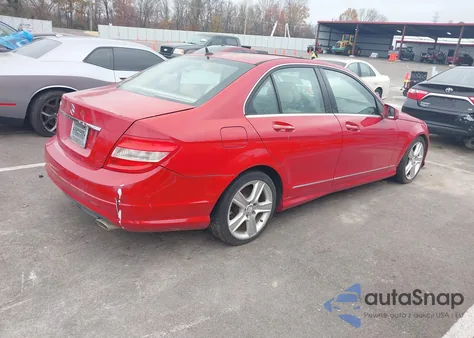 2011 Mercedes-Benz C 300 Sport z USA, uszkodzony, nr VIN WDDGF5EB0BR184364